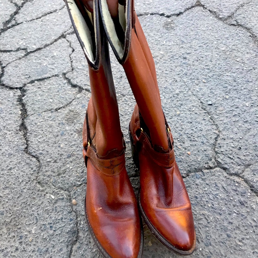 Women’s Cowgirl boots, like new. Size 7 1/2. Asking $20 OBO.